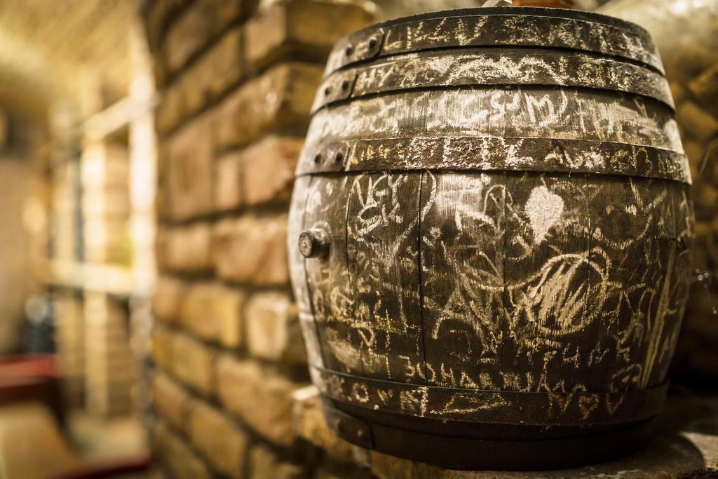 Borbaratok Panzio Hotel Badacsonytomaj Luaran gambar